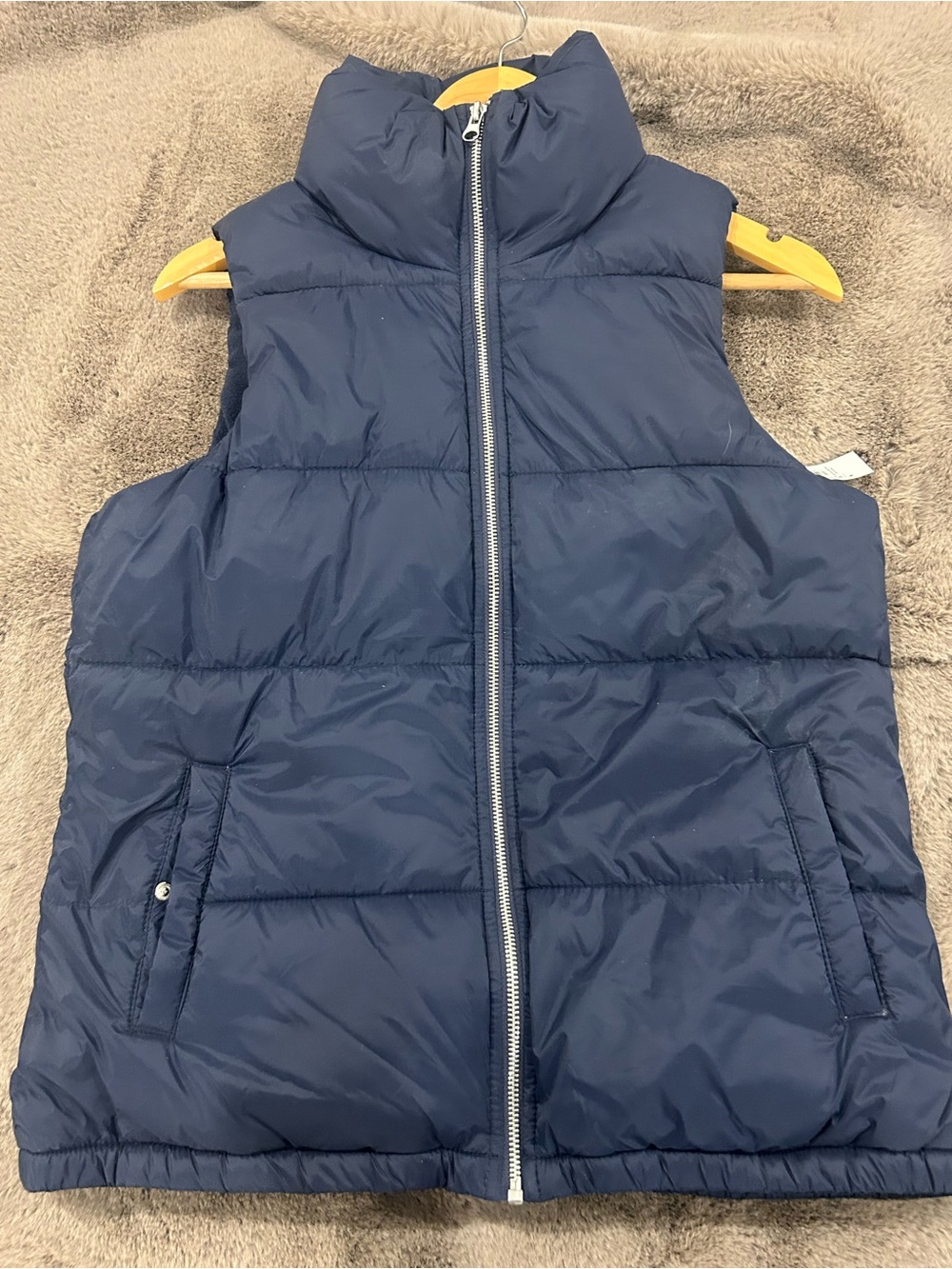 Old Navy Navy Puffer Vest - Sleeveless Quilted Jacket